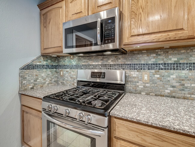 Building Photo - 3900 Hiddleston Cir