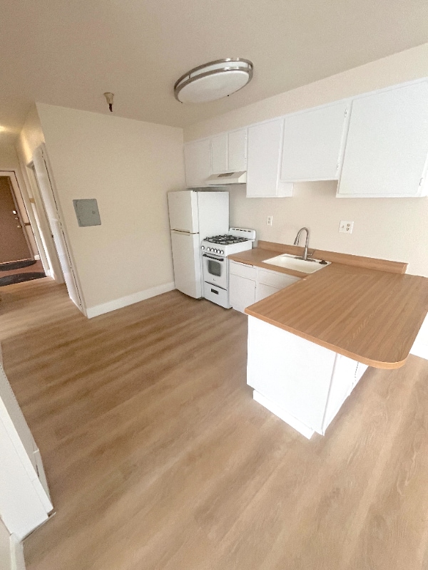 Building Photo - 147 Avenida Serra