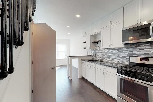 Building Photo - 1711 Latrobe St