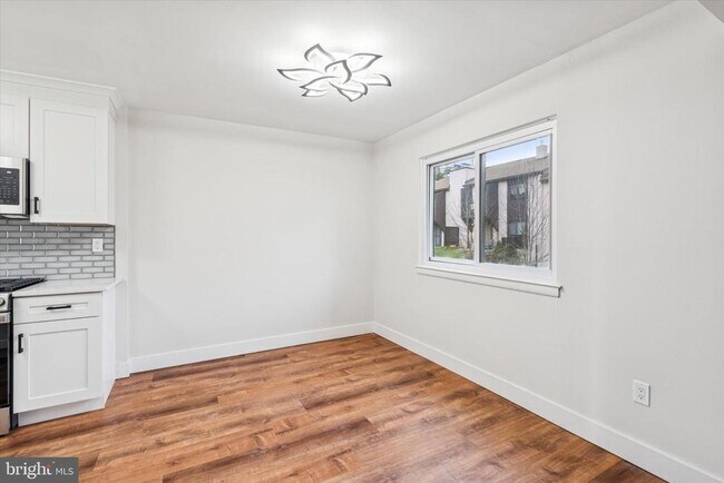 Building Photo - 1609 Painters Crossing