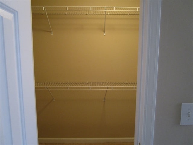 Building Photo - 330 Red Fox Dr