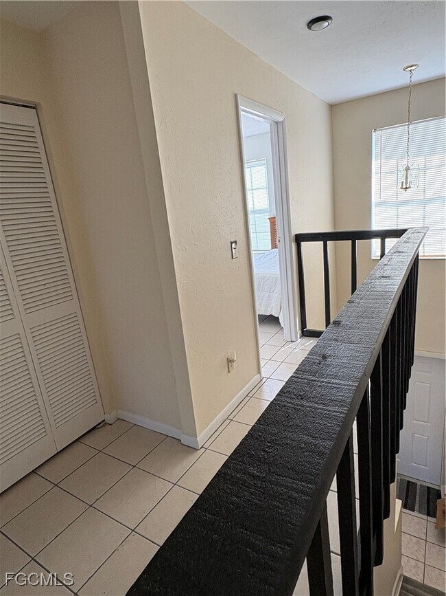 Building Photo - 1005 SW 48th Terrace