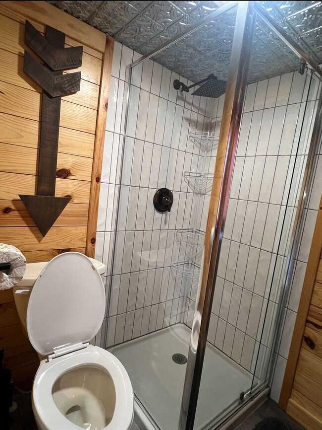 Building Photo - AIRBNB RENTAL ONLY - KARAGAN COTTAGE