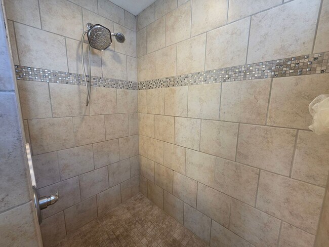 Building Photo - Gorgeous 4 Bed 4 bath Home In Banning Lewis Ranch!!