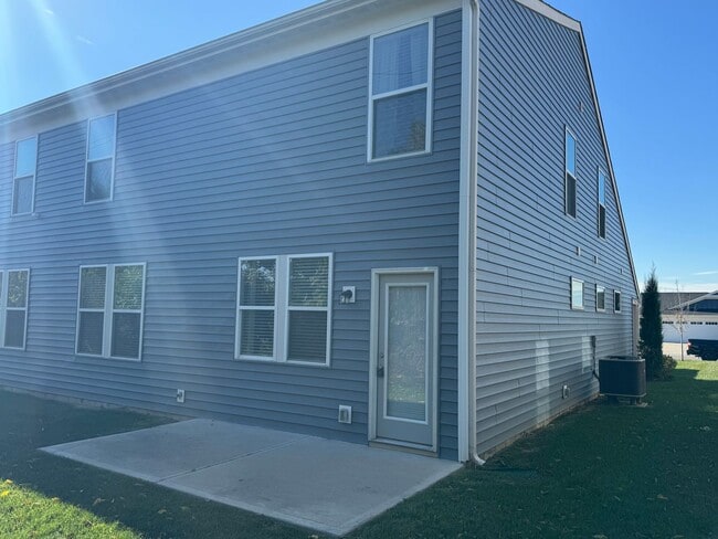 Building Photo - Newly Built Home in Lebanon - 4 Bedroom, 2...