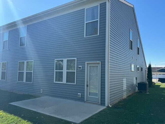 Building Photo - Newly Built Home in Lebanon - 4 Bedroom, 2.5 Bath