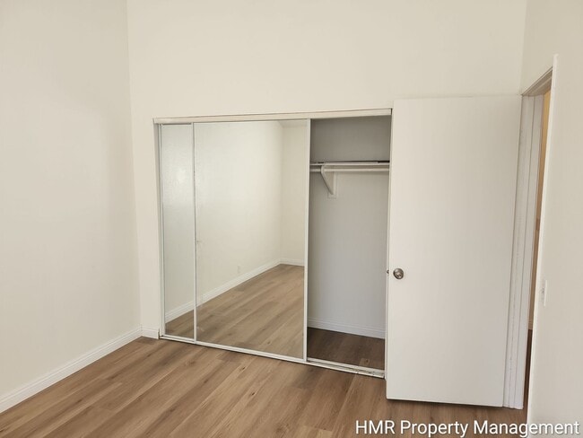 Building Photo - Spacious & Convenient 3-Bedroom Townhouse