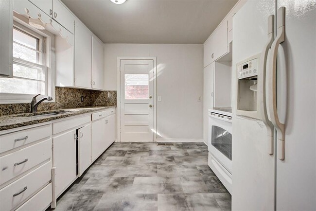 Building Photo - 1742 Carlisle Rd