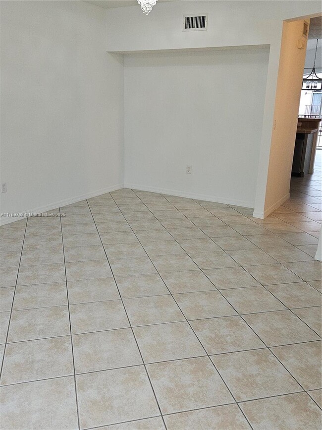 Building Photo - 10101 SW 154th Cir Ct