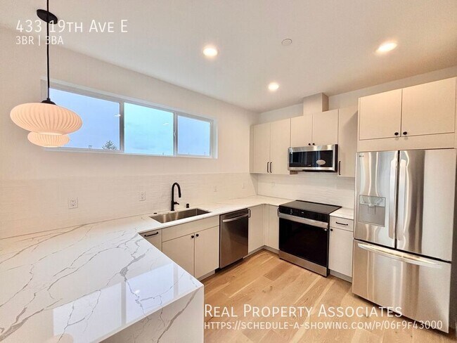 Building Photo - 433 19th Ave E