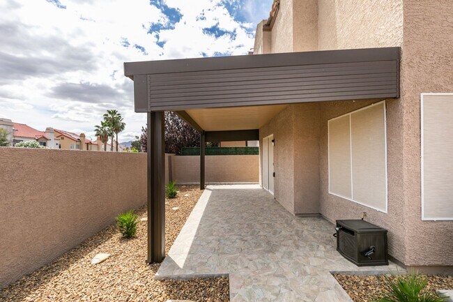 Building Photo - Fully Remodeled Corner-Lot Home with Dual Primary Suites & Private Patio