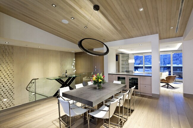 Building Photo - 126 Juan St