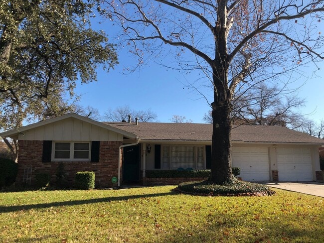 Building Photo - Coming Soon Spacious 3 Bedroom 2 Bath Home in Southwest Fort Worth