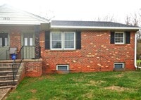 Building Photo - 6 Rainbow Forest Dr