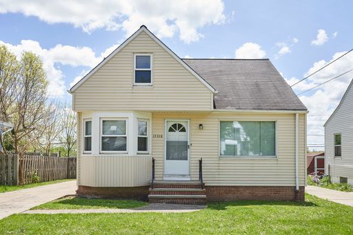 Building Photo - Newly renovated home