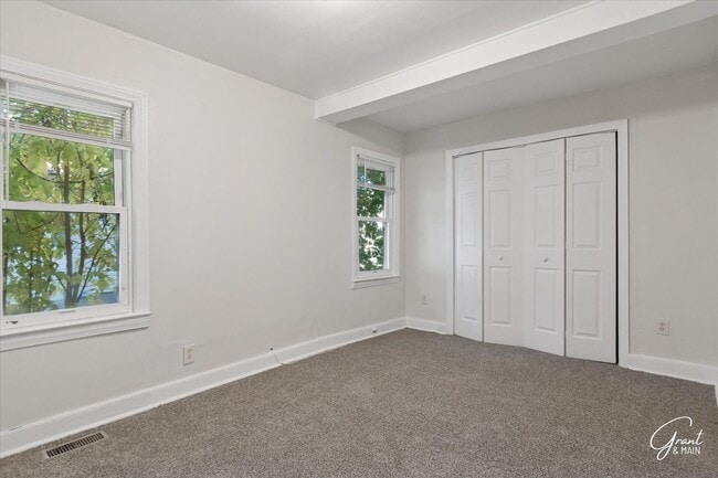 Building Photo - 2 Bedroom-1 Bath-$1200/month