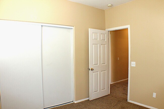 Building Photo - Moreno Valley Ranch, Spacious 4 Bedroom