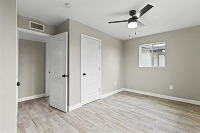 Building Photo - 3 bedrooms 1 bathroom with all tile flooring