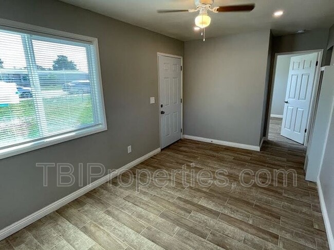 Building Photo - 7771 Philbin Ave