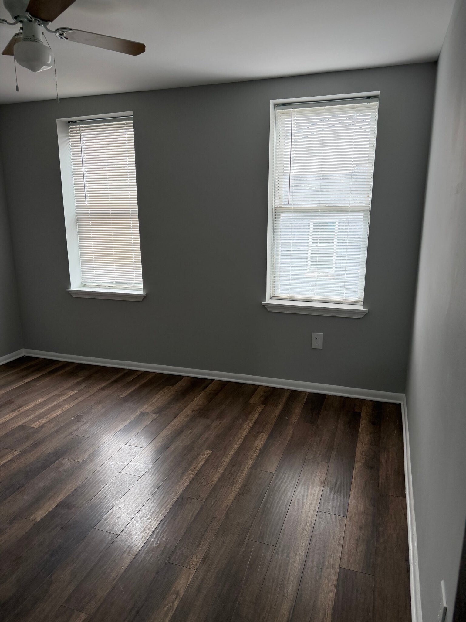 Building Photo - 3325 E Monument St