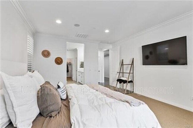 Building Photo - 31650 Sweetwater Cir