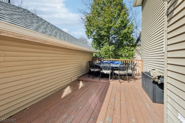 Building Photo - 210 Clarken Dr