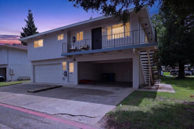 Building Photo - CITRUS HEIGHTS - Gorgeous Renovated Condo - All Brand New!