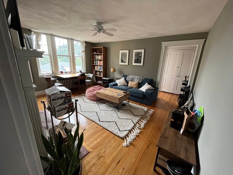 Building Photo - 48 Robinwood Ave