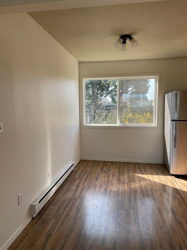 Building Photo - 1613 NE 81st Ave