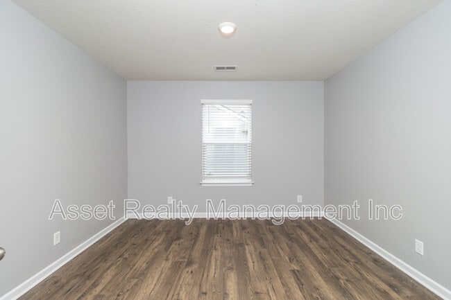 Building Photo - 1614 River Poppy Road