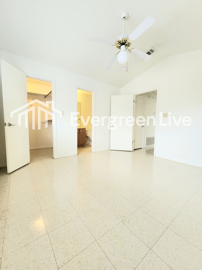 Building Photo - 2302 Sandia Ct