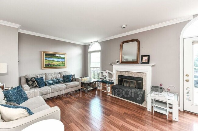 Building Photo - 21820 Leatherleaf Ct