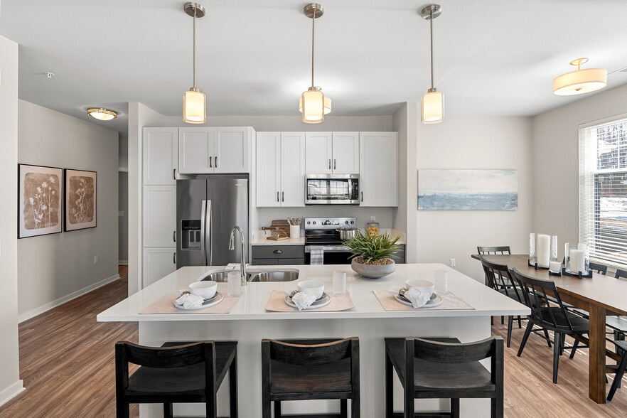 Primary Photo - Seasons at Grafton