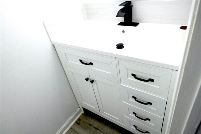 Building Photo - 6440 Barwick Ln