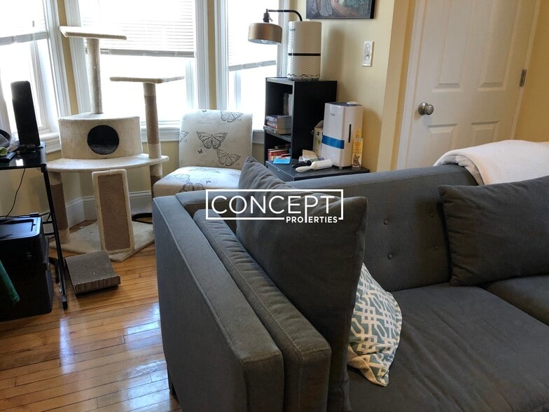 Building Photo - 8 Claremon St