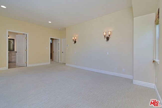Building Photo - 12207 Cantura St
