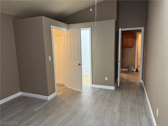 Building Photo - 3736 Rose Canyon Dr