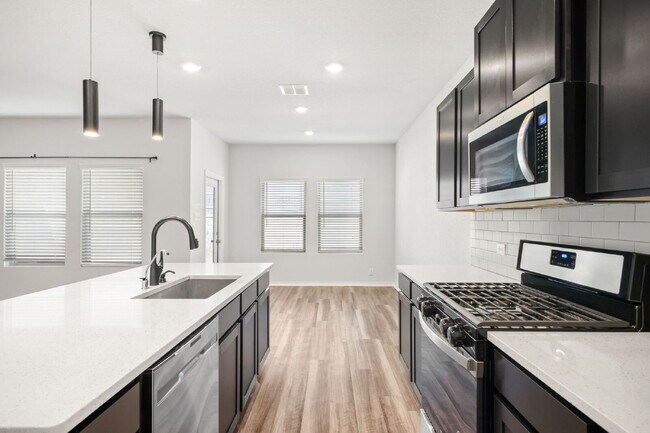 Building Photo - "Charming 3-Bed, 2-Bath Oasis with 1,753 S...