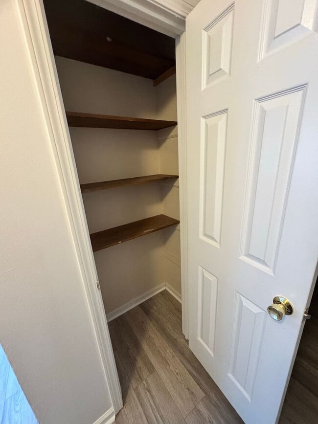 Building Photo - 573 Downing St