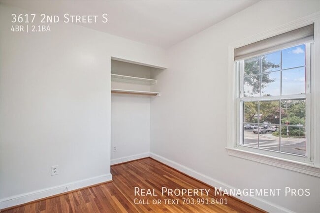 Building Photo - 3617 2nd St S