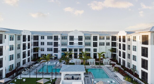 Building Photo - 6850 Foxtail Palm Wy