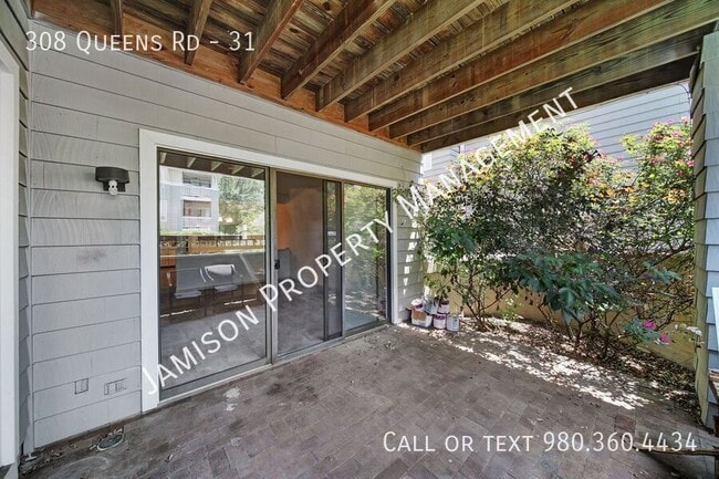 Building Photo - 308 Queens Rd