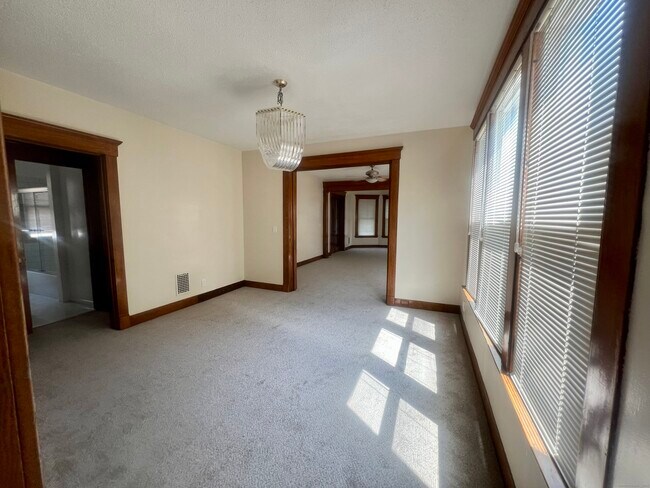 Building Photo - 360 Sherman Ave