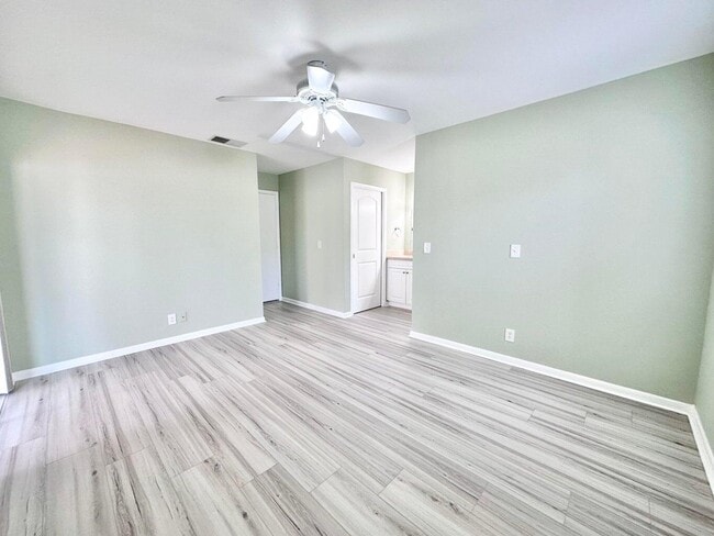 Building Photo - 104 Lakewood Dr