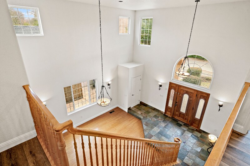 Building Photo - 8661 Elm Ave