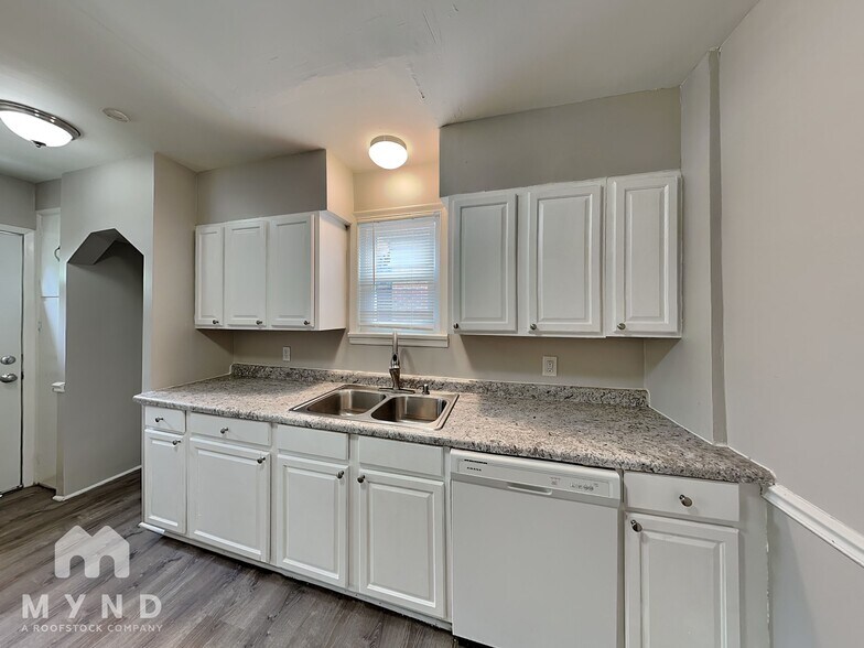 Building Photo - 1082 Lilley Ave