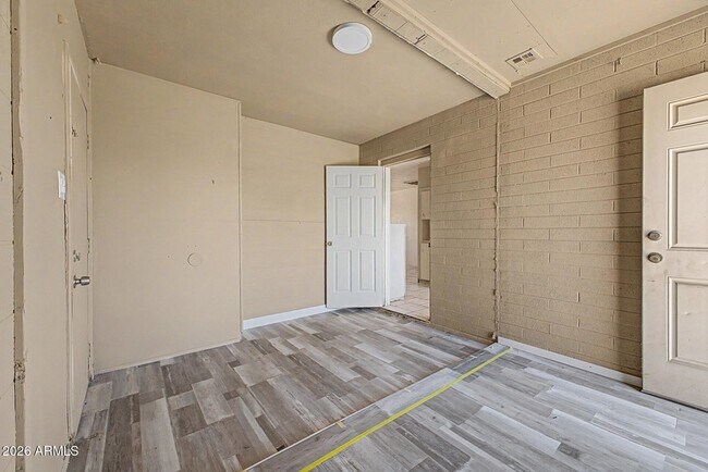Building Photo - 5828 N 63rd Dr