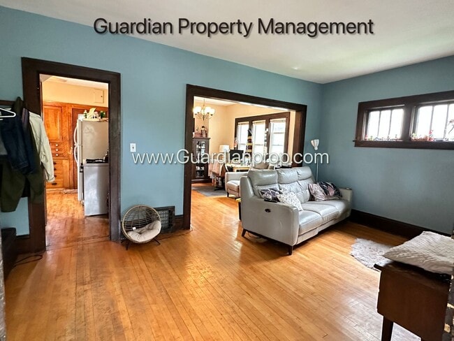 Building Photo - South Minneapolis Single Family Home, Fenc...