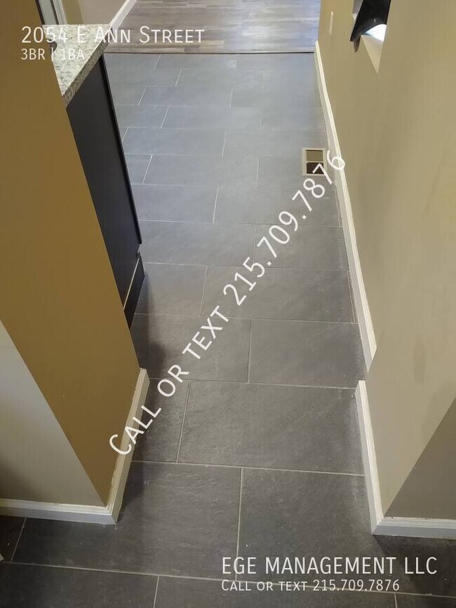 Building Photo - 2054 Ann St