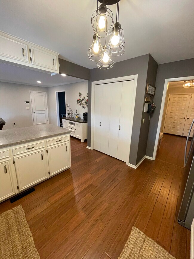 Building Photo - 5801 E Rockhill St